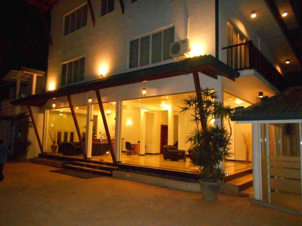 Onreech Hotel Seeduwa 외부 사진